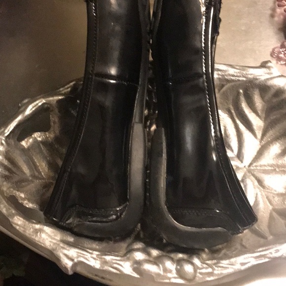 Look great in these black patent loafers by Dana Buchman !   Size 6.5. - Picture 4 of 8